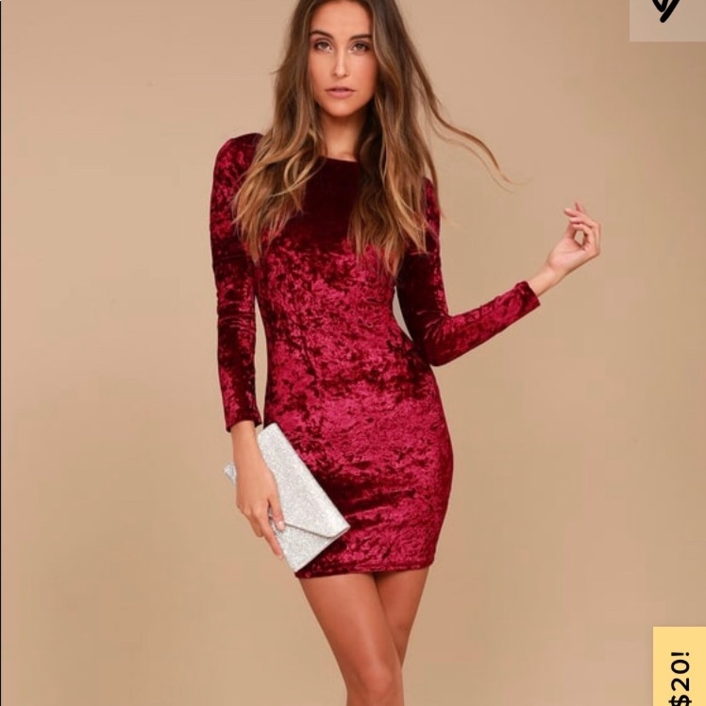 Crushed burgundy velvet dress 😍